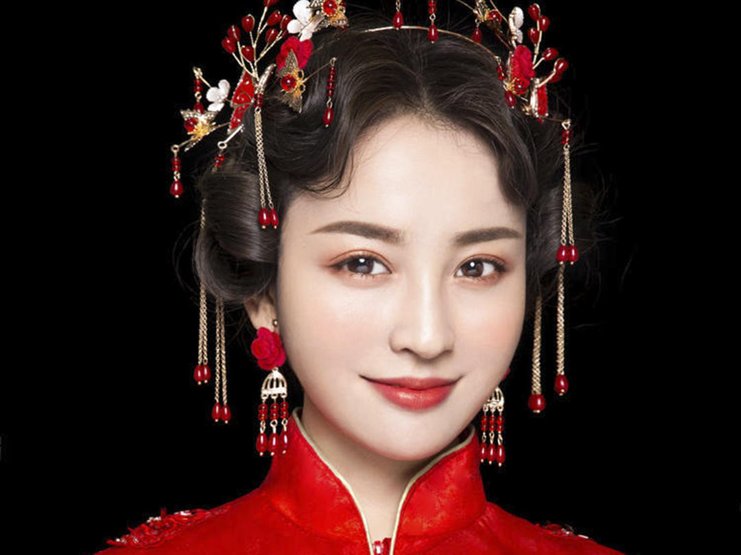 总监档化妆师全程跟妆三套整体造型