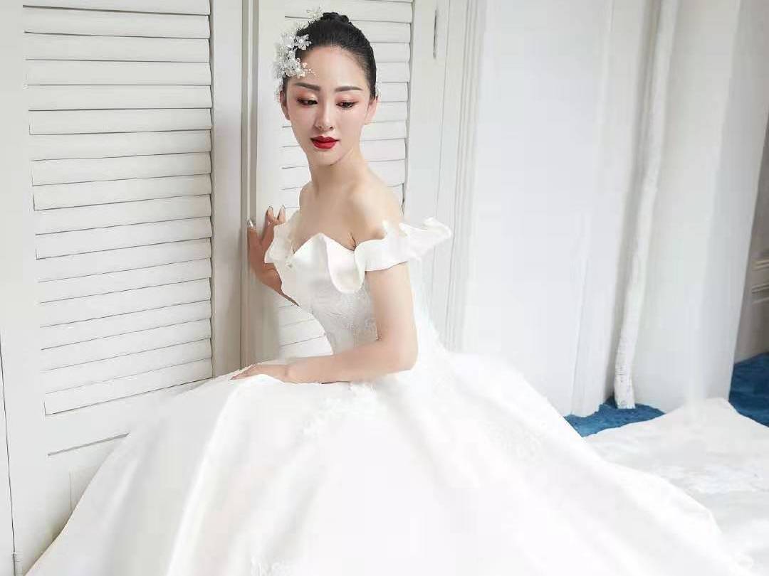 【瑞·恩总监老师跟妆】+六件套＋亲友妆！