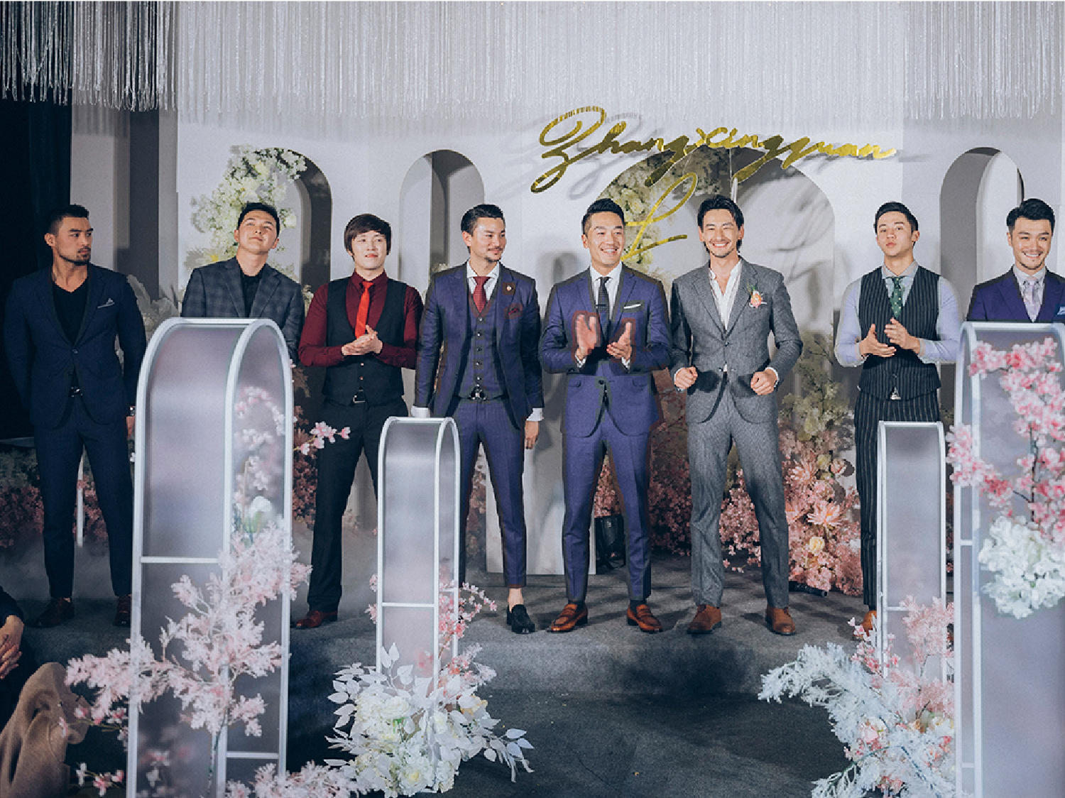 【港定制】新郎服+2伴郎服=880