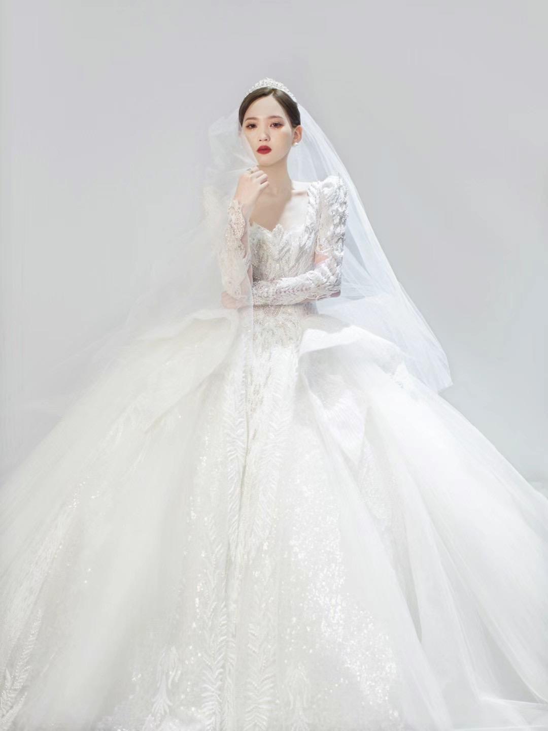 【25品牌重工大拖尾】奢华主纱+秀禾+礼服+跟妆