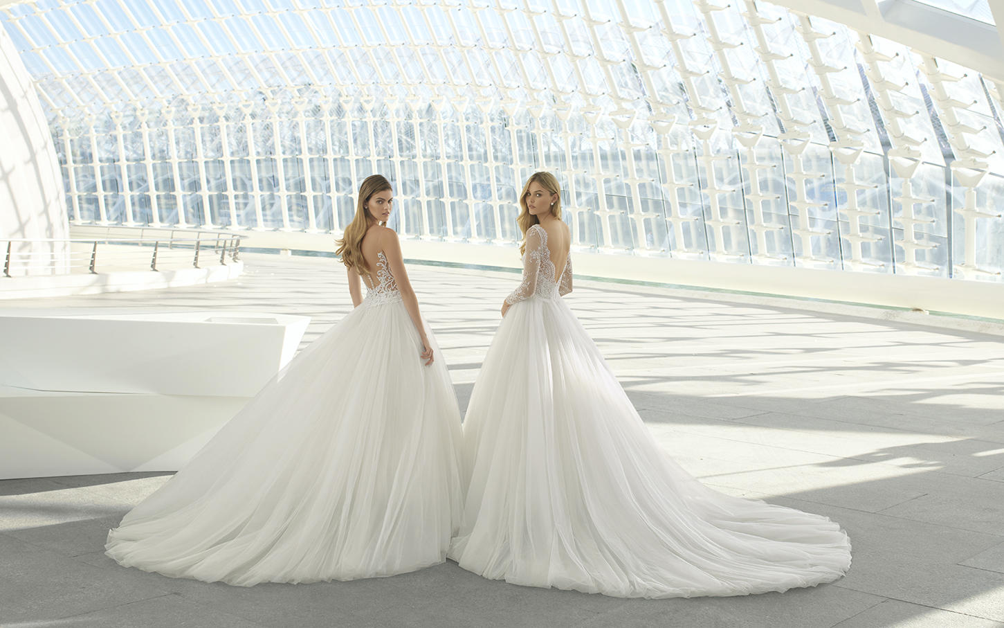 【设计师】品牌   拖尾婚纱 