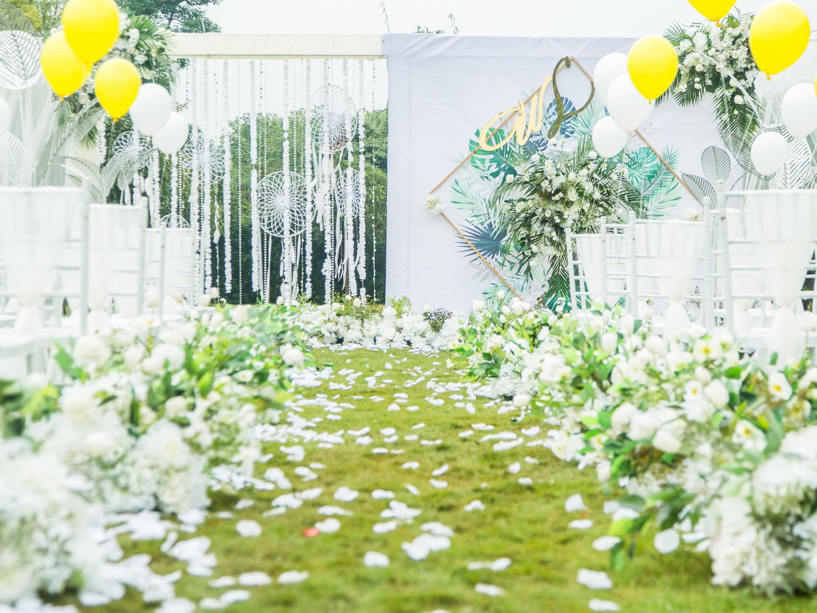 白绿色-小清新-户外婚礼