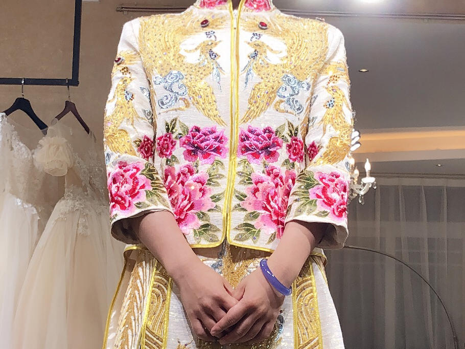 净版、素雅，让您披上洁白的婚纱，点亮一生中最美的