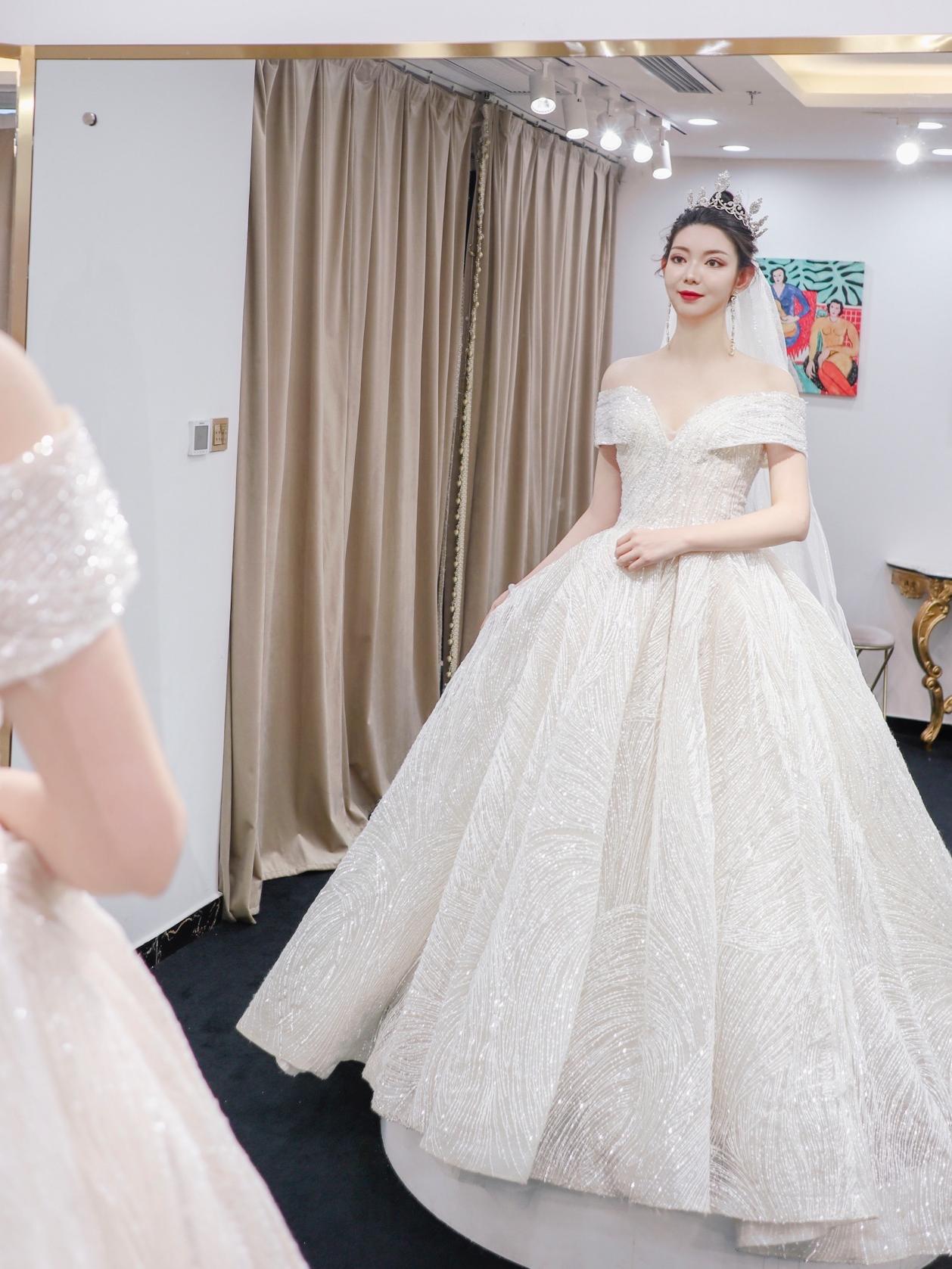 【经典三件套租赁】主纱 +秀禾+敬酒服+伴娘服