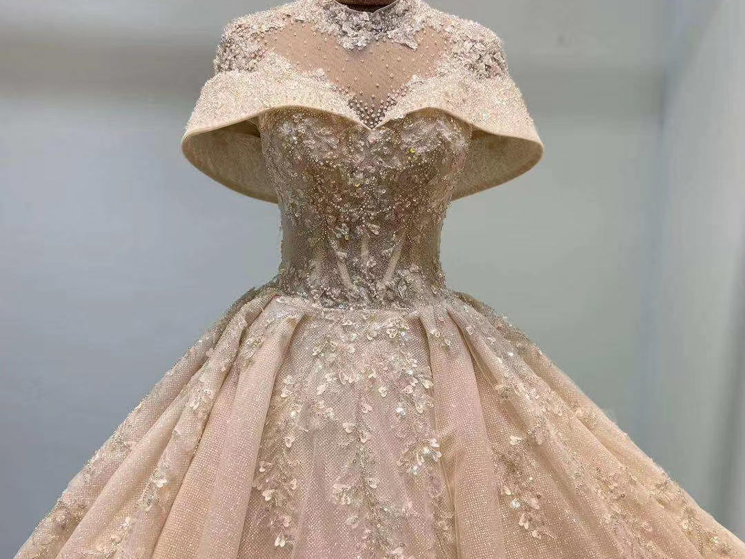 【超值租赁】齐地婚纱+秀禾服+礼服+跟妆