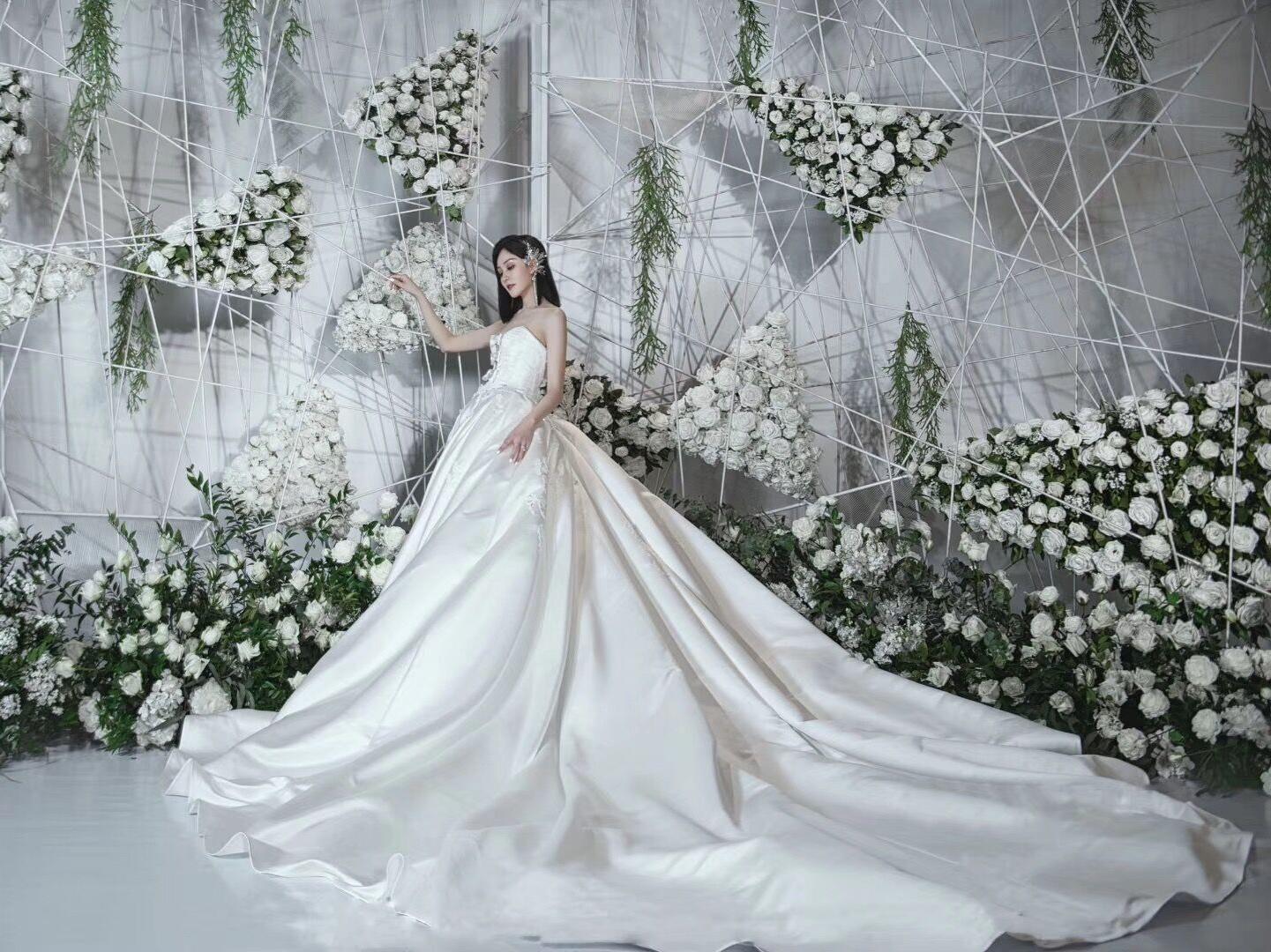 【彼爱爆款主推】秀禾+拖尾仪式纱+敬酒服+伴娘服