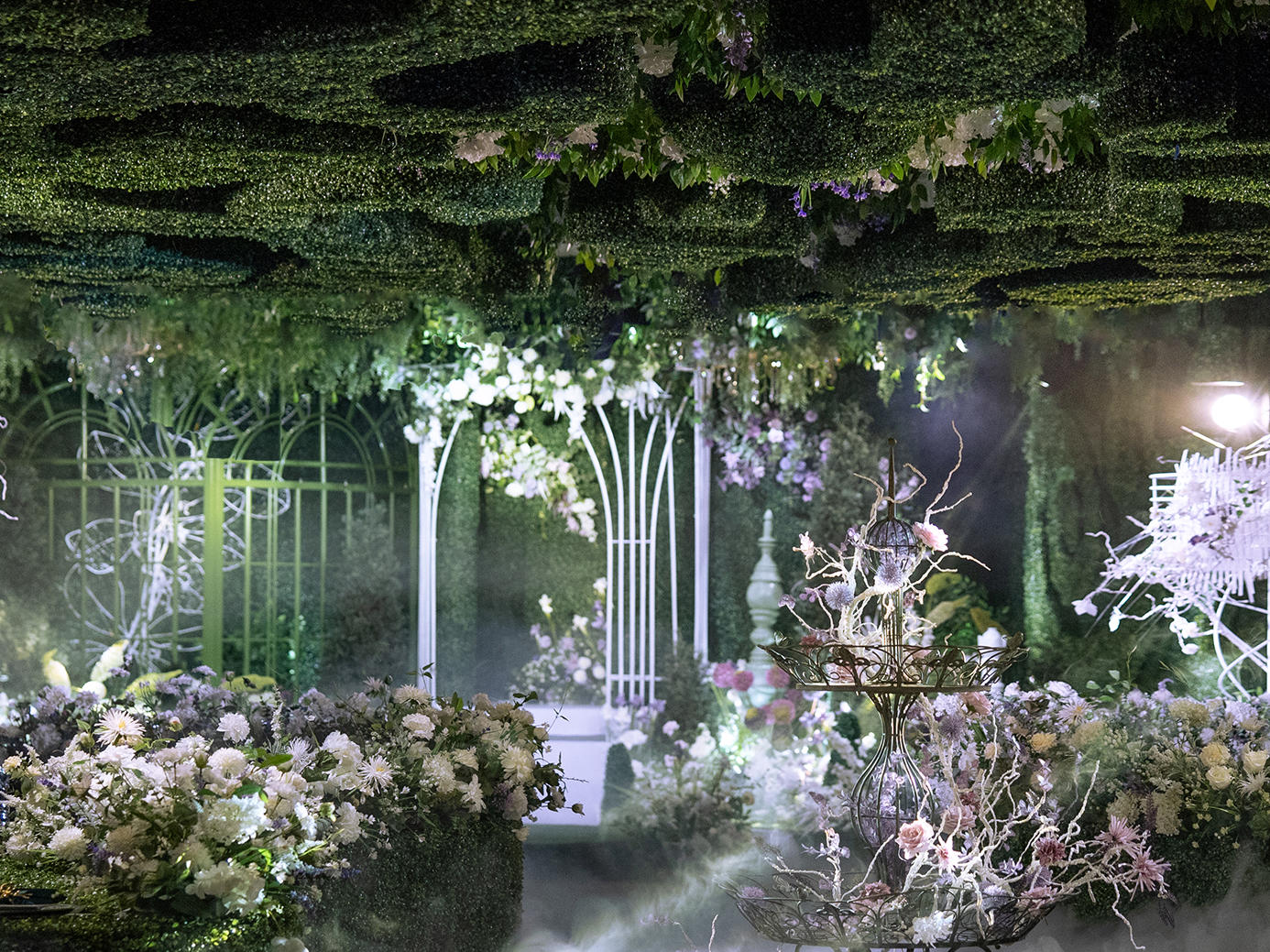 婚庆布置辅助系列灯光为主