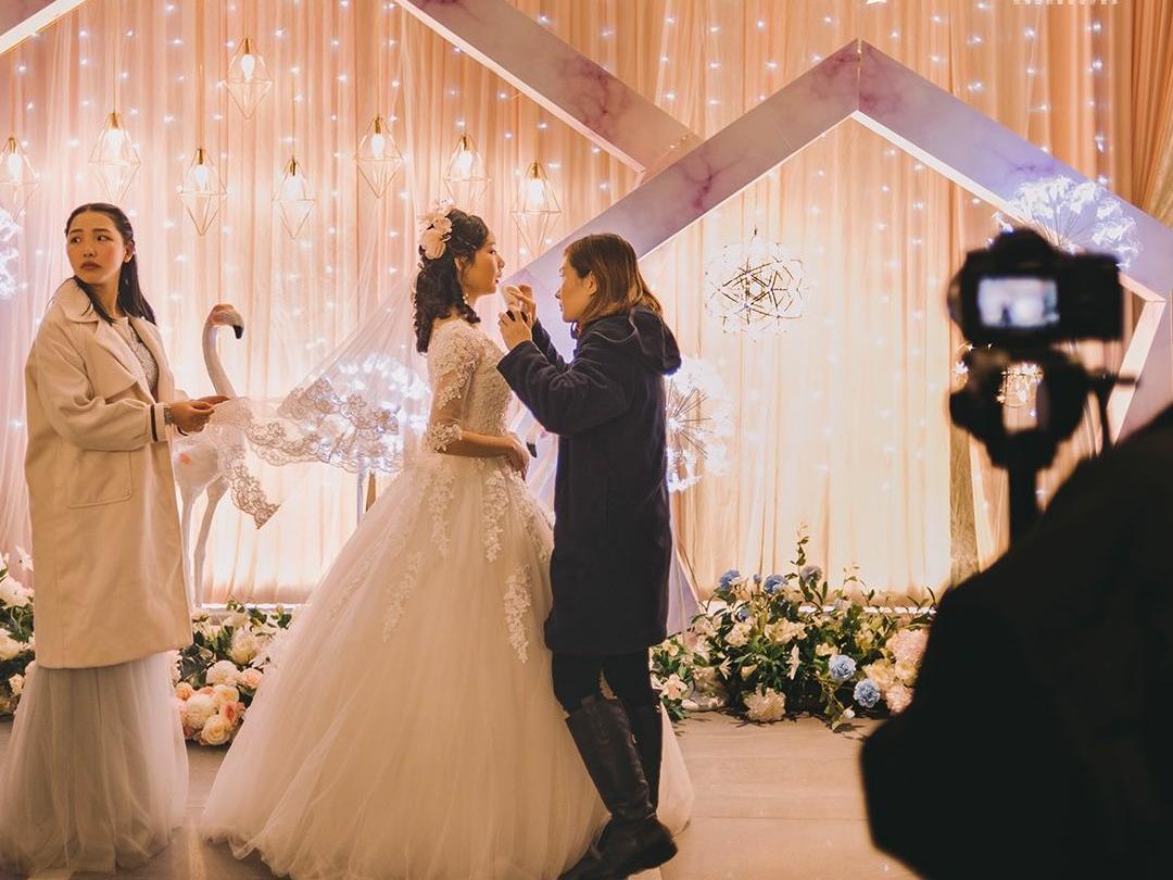 首席化妆全天跟妆二妆二造送礼服免租