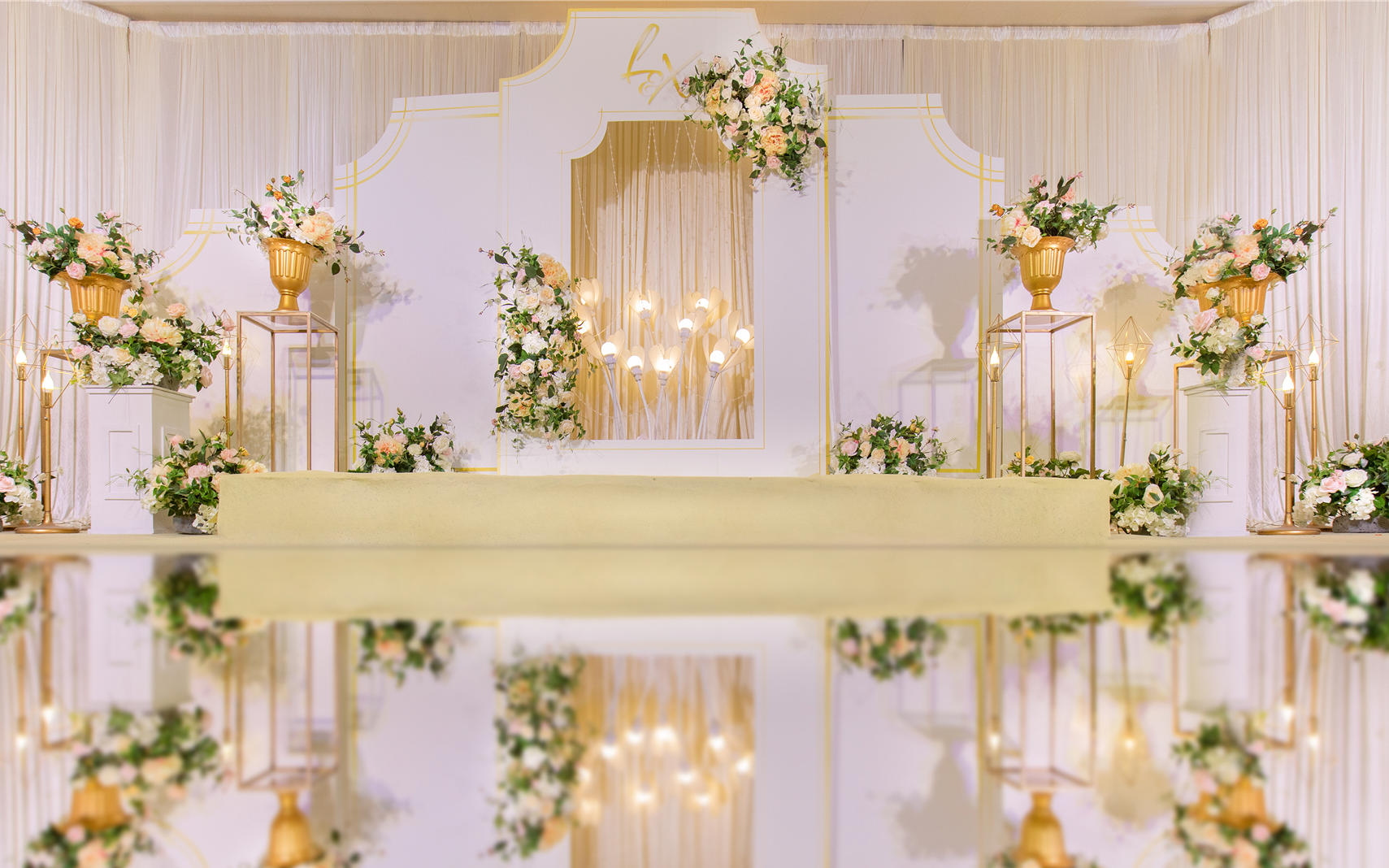 香槟金，简约的同时不失大气