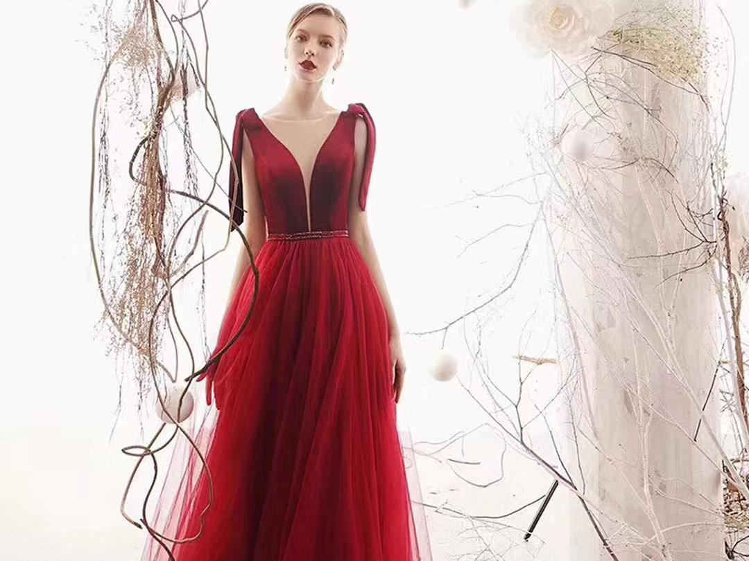 【 奢华系列套餐 】送7套服装+男款秀禾+跟妆