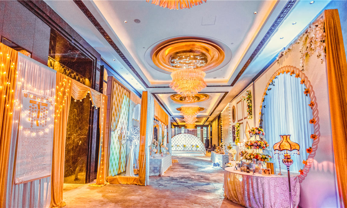 万达嘉华《异国奇缘》