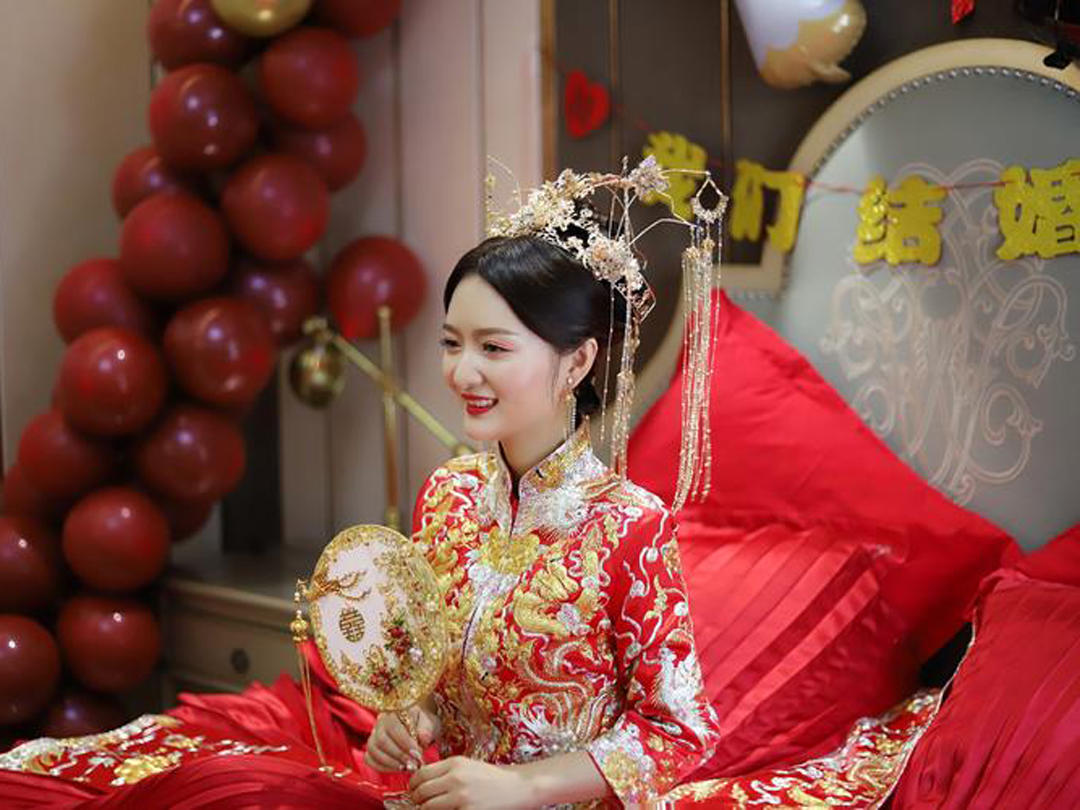 呼市跟妆超值首席档化妆师全程跟妆送妈妈妆