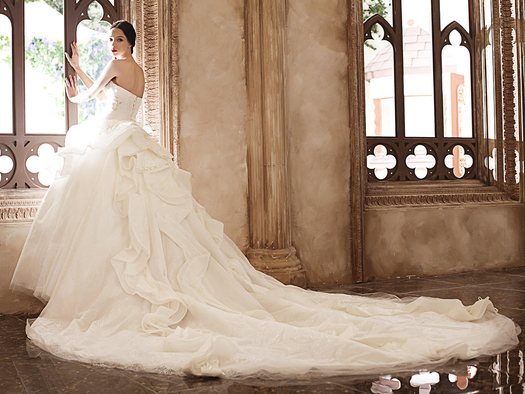 欧式奢华定制婚纱+礼服 全款赠送定制晨袍