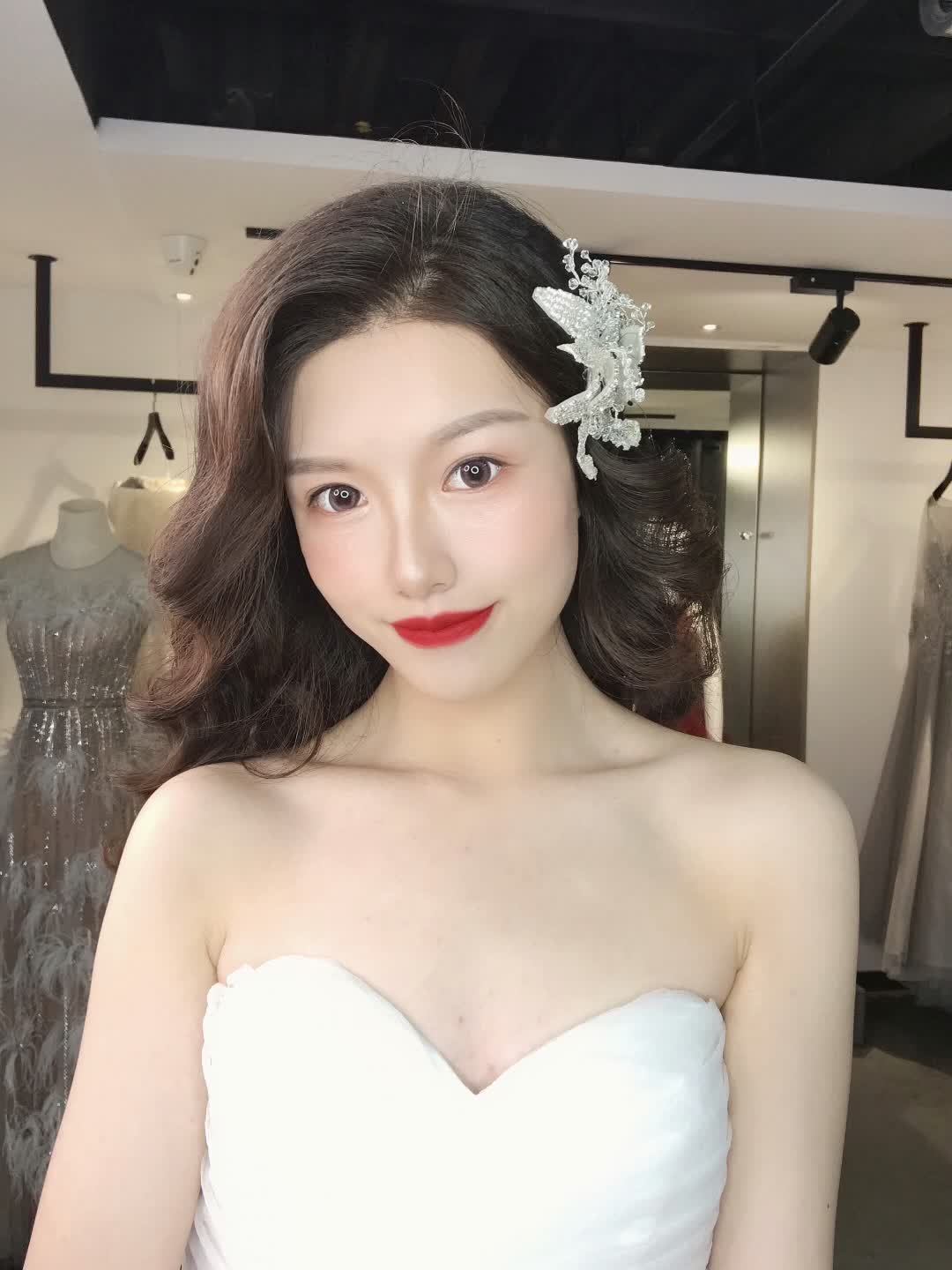 周公子高级定制  新娘跟妆  1699元 