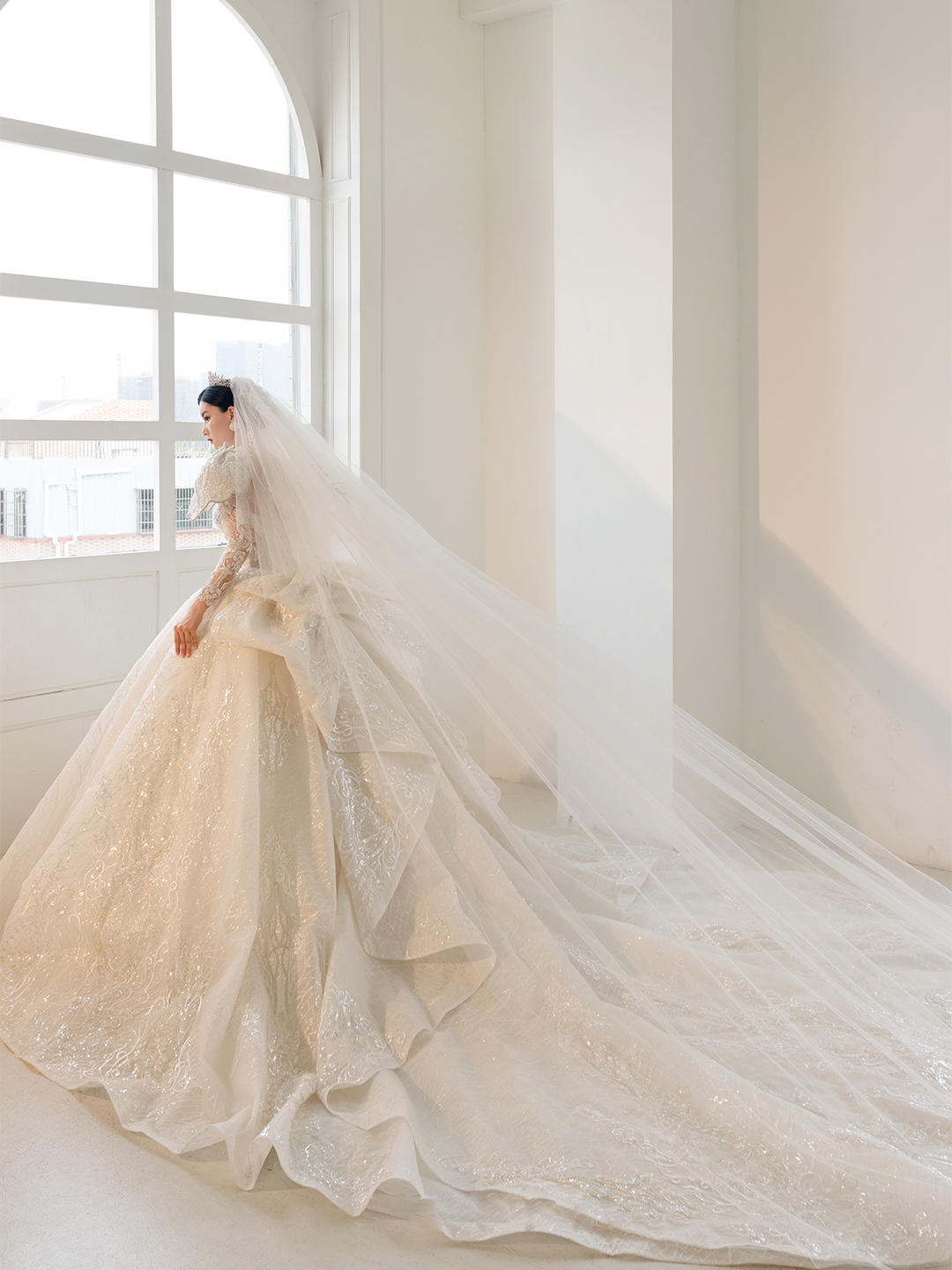 薇拉/首席老师/全天跟妆+主纱＋中式＋敬酒＋伴