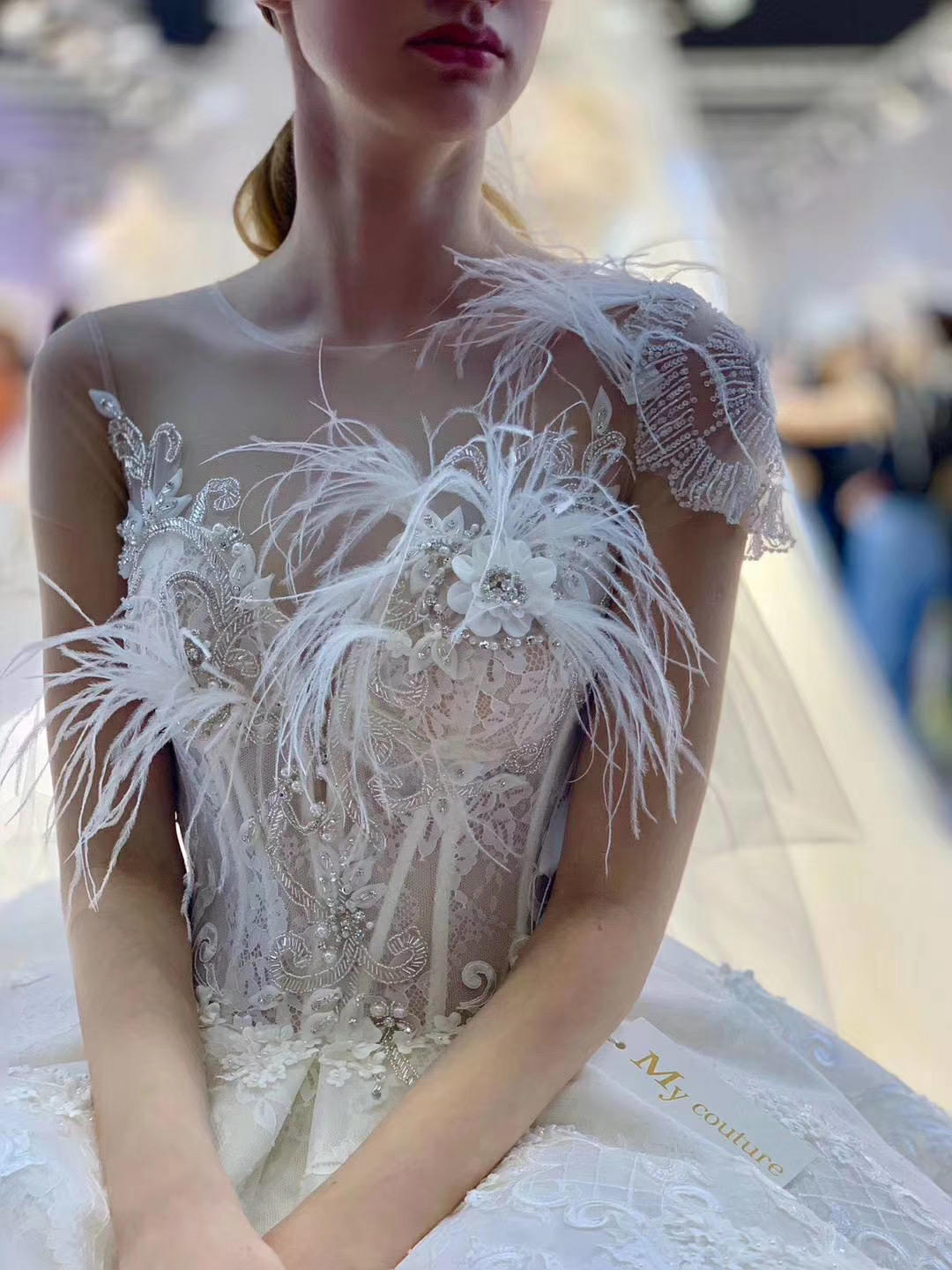 新娘衣服全包！任选！赠跟妆--赠伴娘服