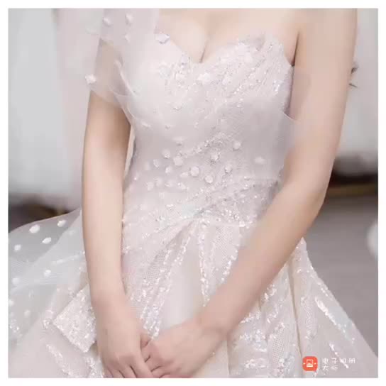 【性价比超值租赁】奢华大气三件套租赁不含新娘跟妆