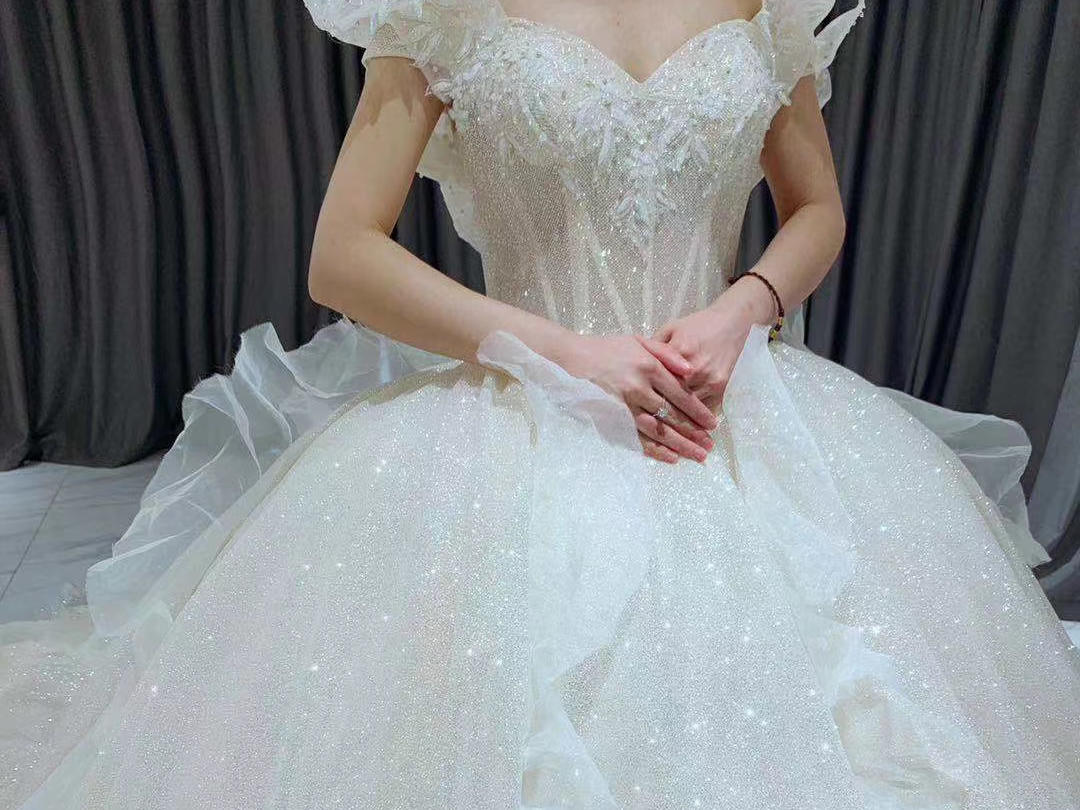 【免费使用】伴娘服+伴郎服+头饰