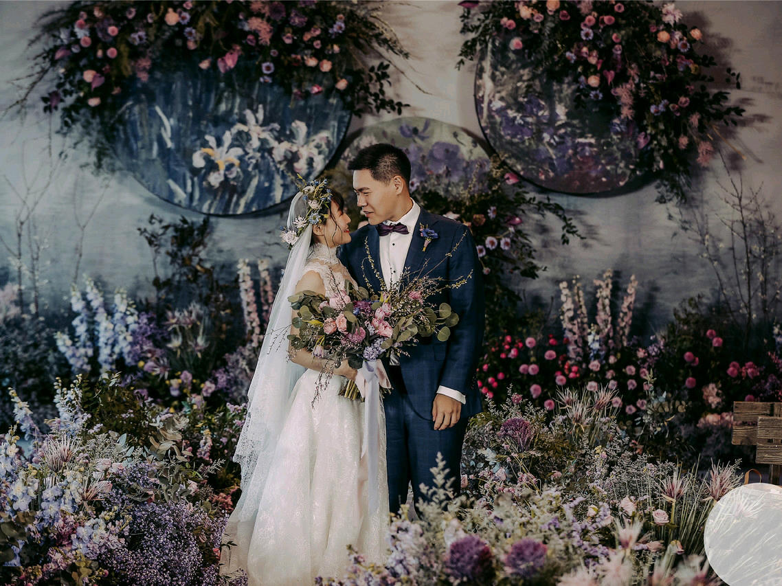 程成婚礼策划室内紫色莫奈花园全鲜花