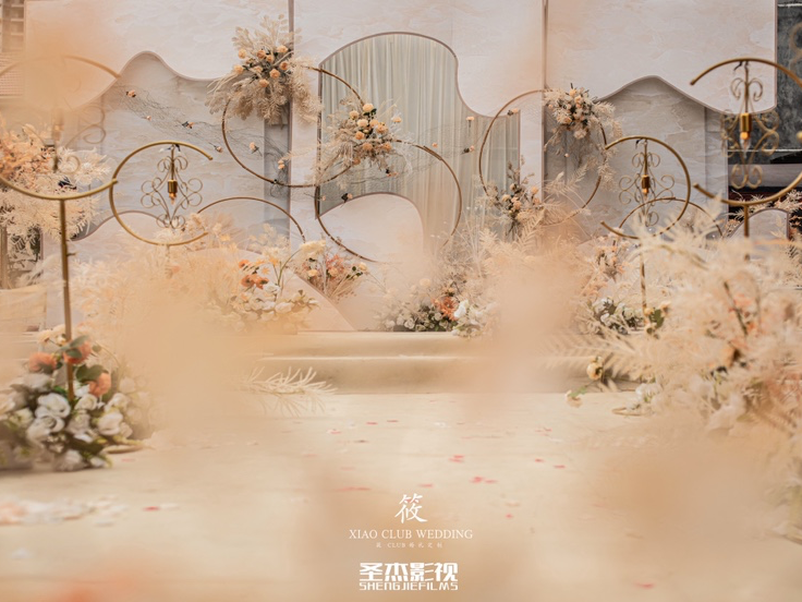 大氣香檳色戶外婚禮 家門口婚禮現(xiàn)場