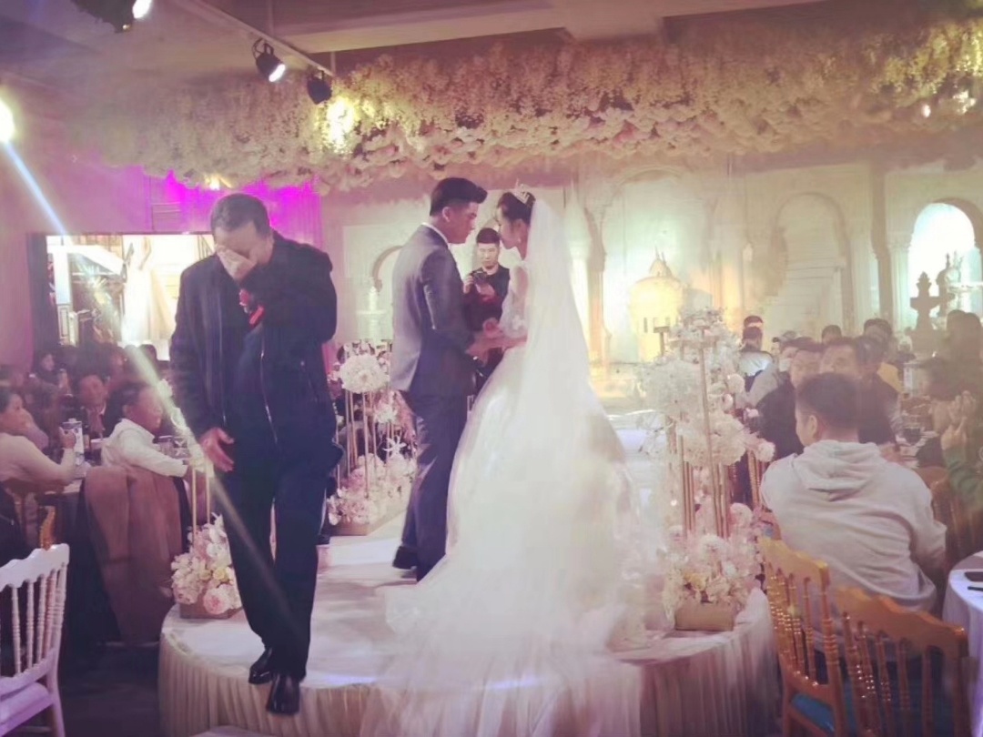 大气庄重主持人+婚礼督导