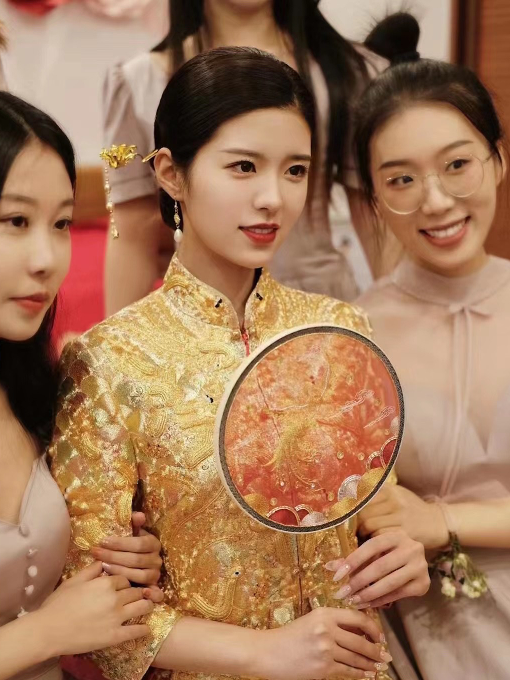 【高级私人定制套餐】新娘全体跟妆造型3套+妈妈妆