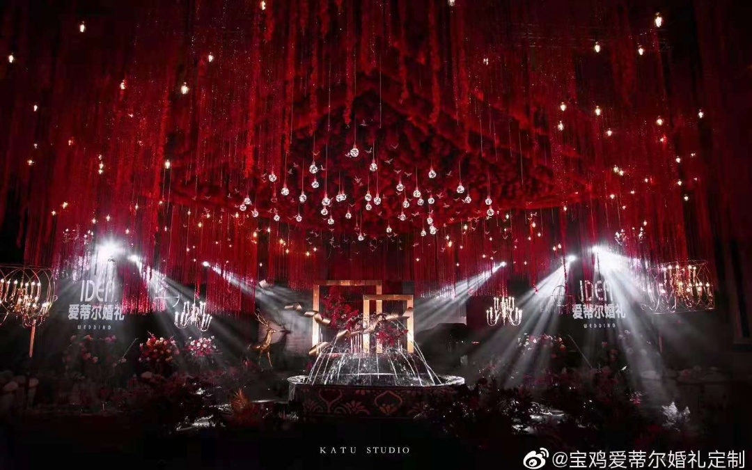 简约红金黑主题，高端大气