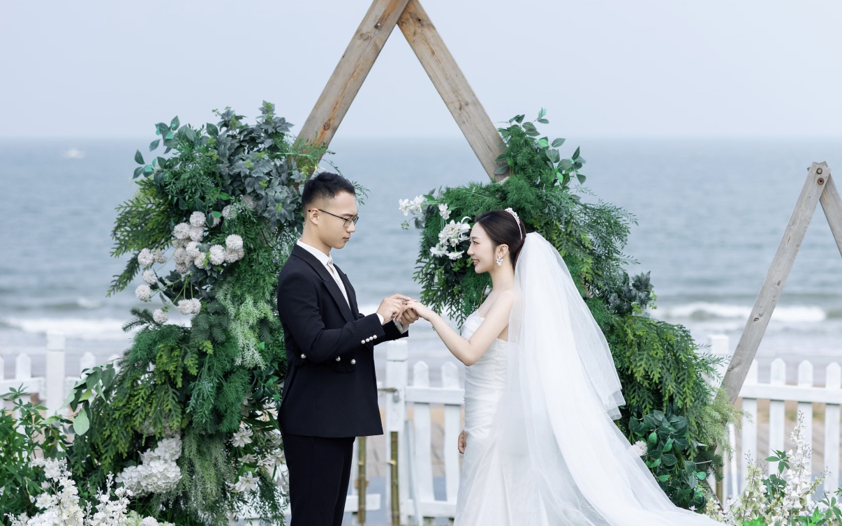 一價(jià)全包??直接省了拍婚紗照