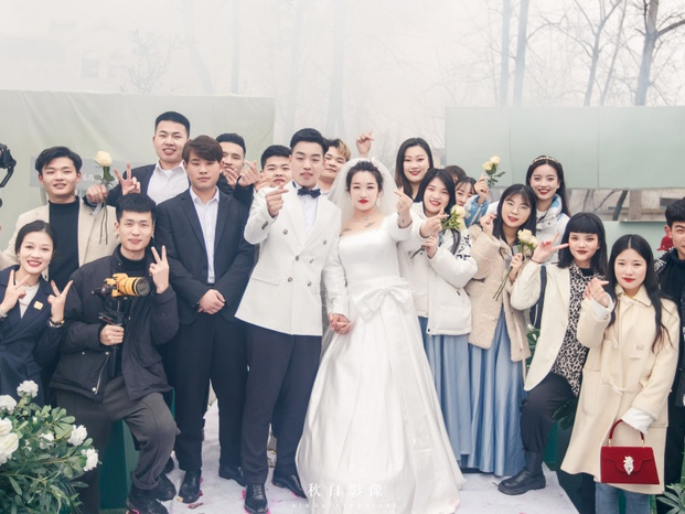 「升级套餐」主持人+婚礼督导+音乐DJ