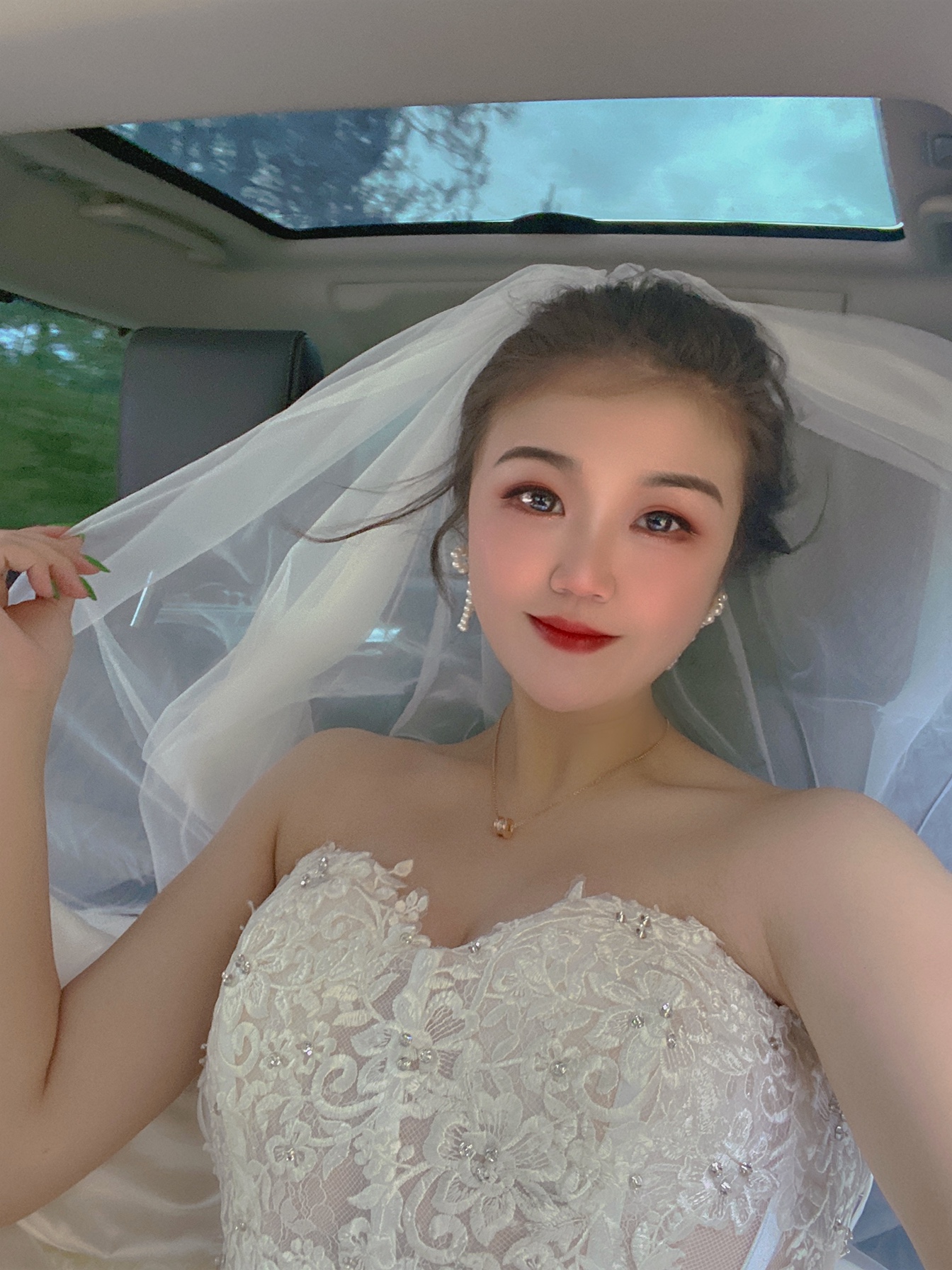 低价转卖婚纱