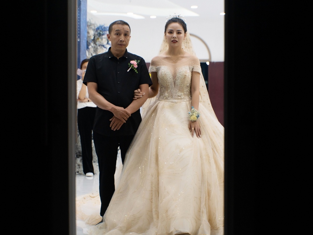 新娘全天跟妆(免租主纱一件)