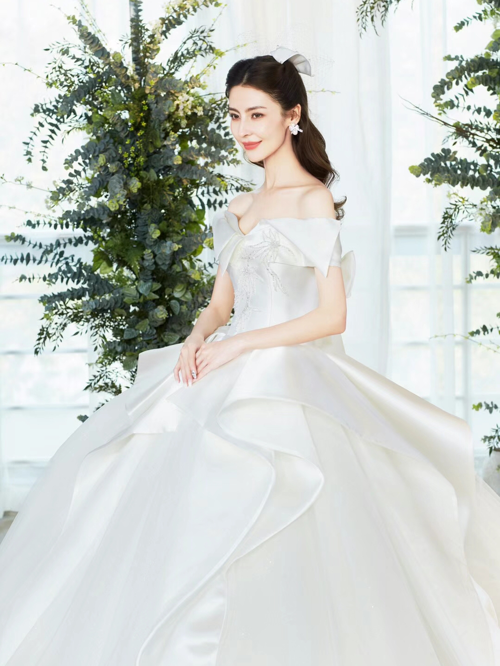 维多利亚 高定大拖主纱+出门纱+敬酒服+伴娘服