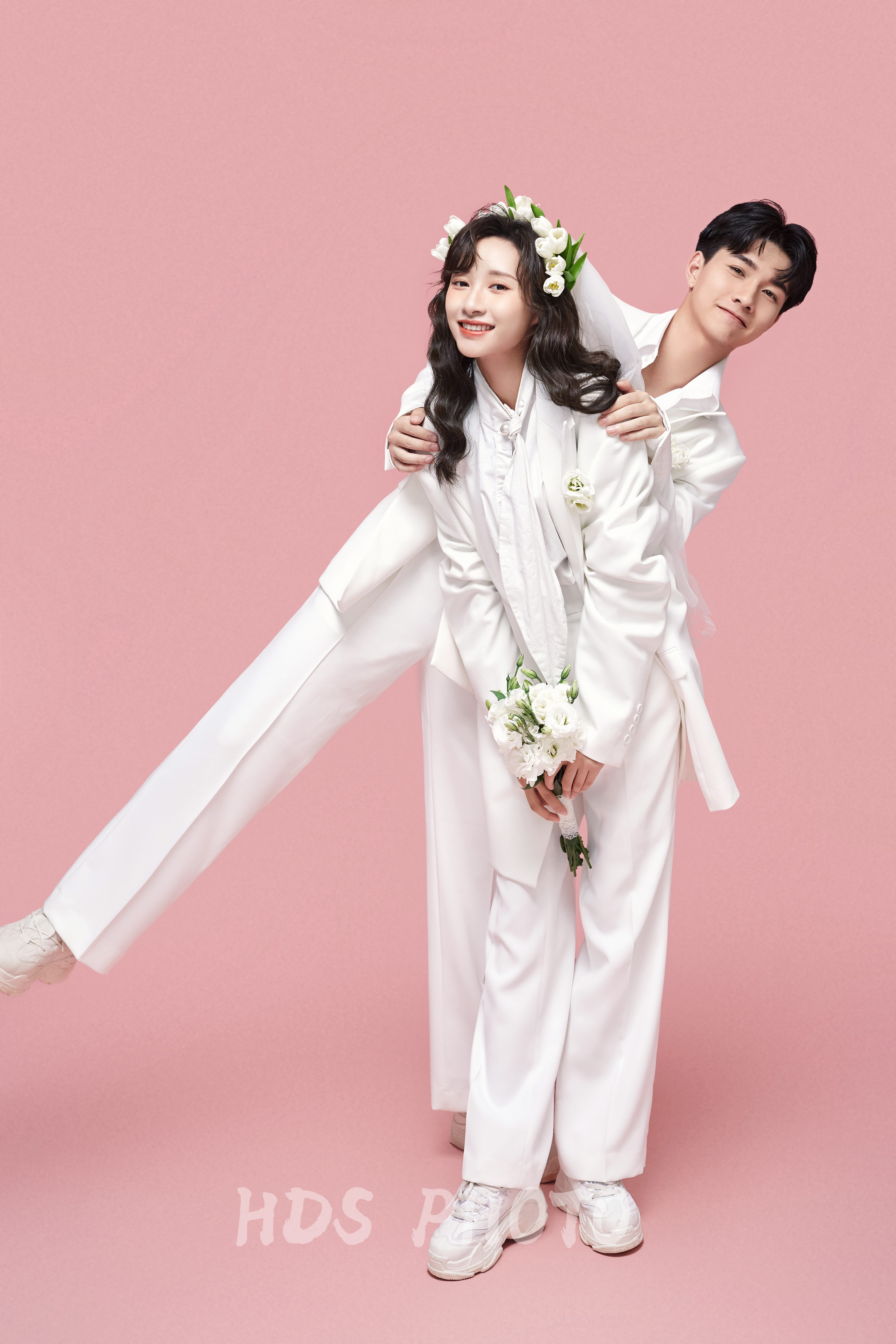 【內(nèi)購價】 風(fēng)格任選4服 明星雜志婚紗照 