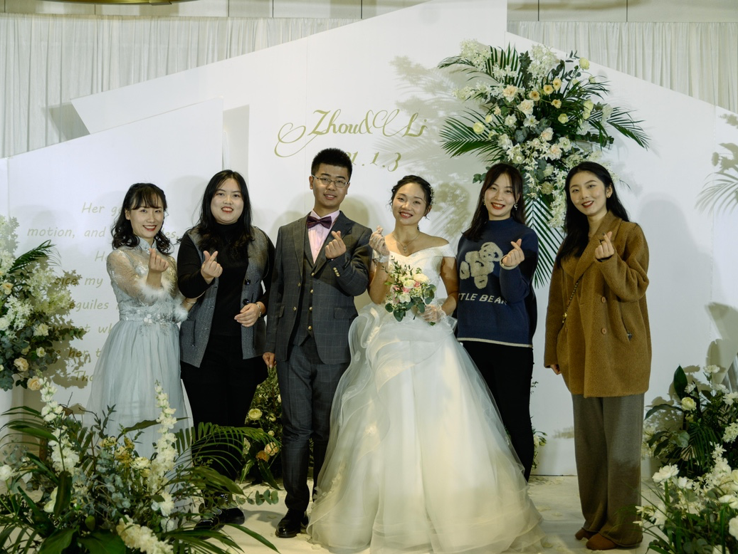 韩式小清新风格 白绿色系婚礼布置