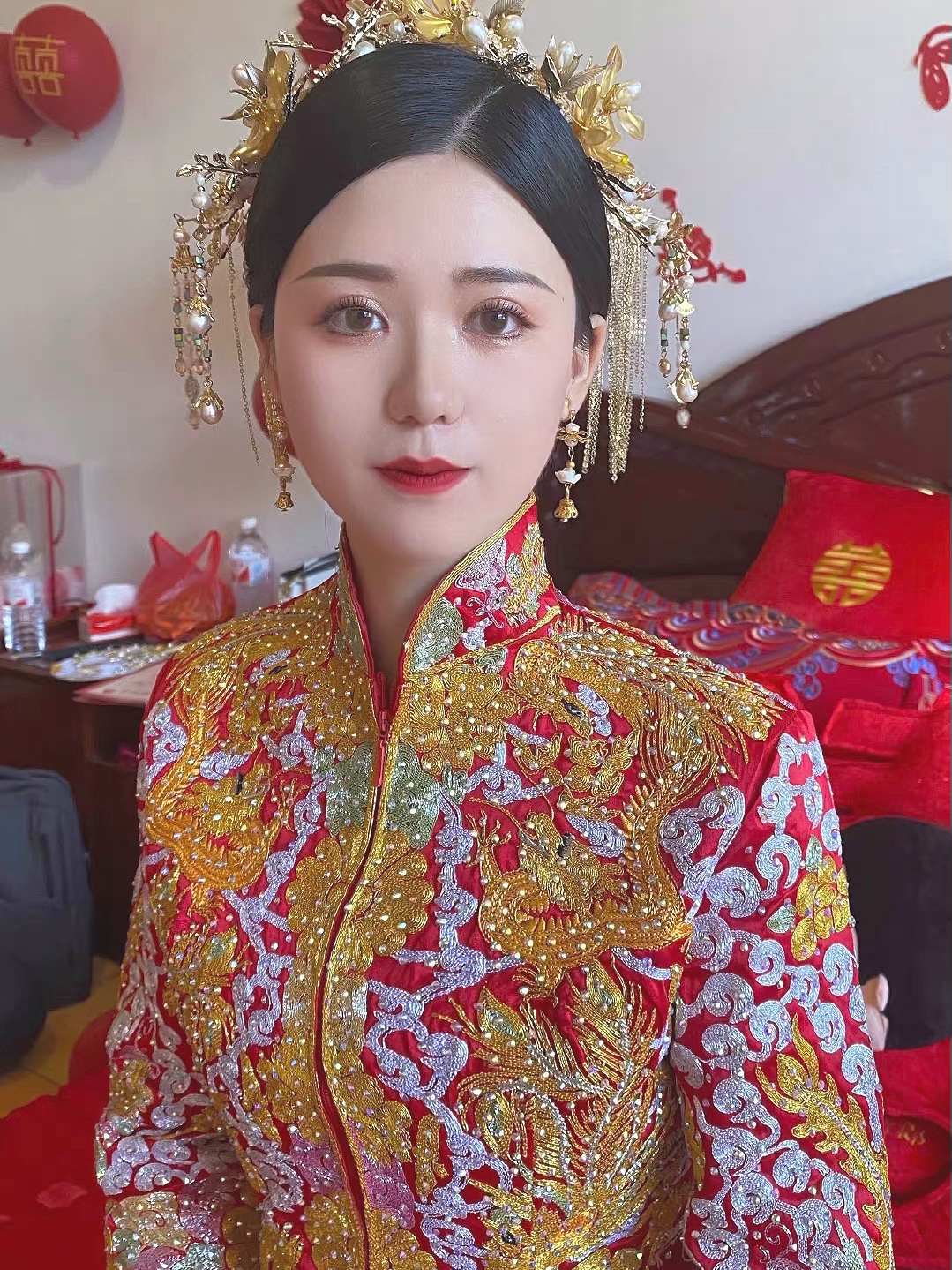 店长武汉市内早妆化妆中式齐地迎亲造型包饰品