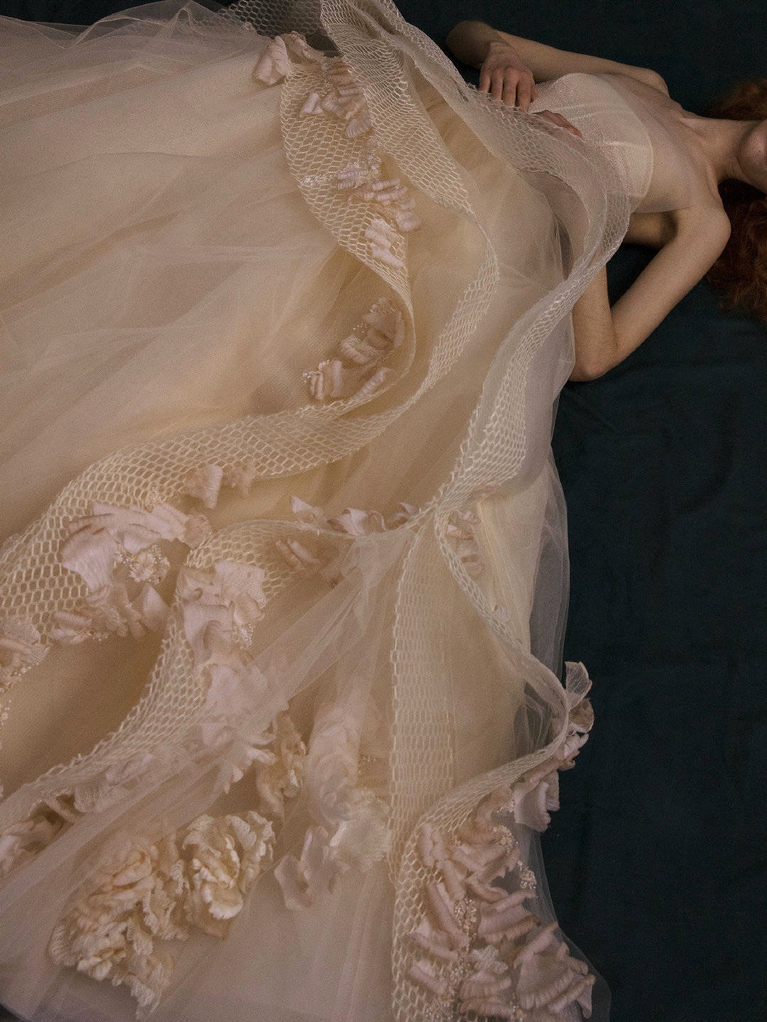 适合户外婚礼的主款婚纱甜美简约风