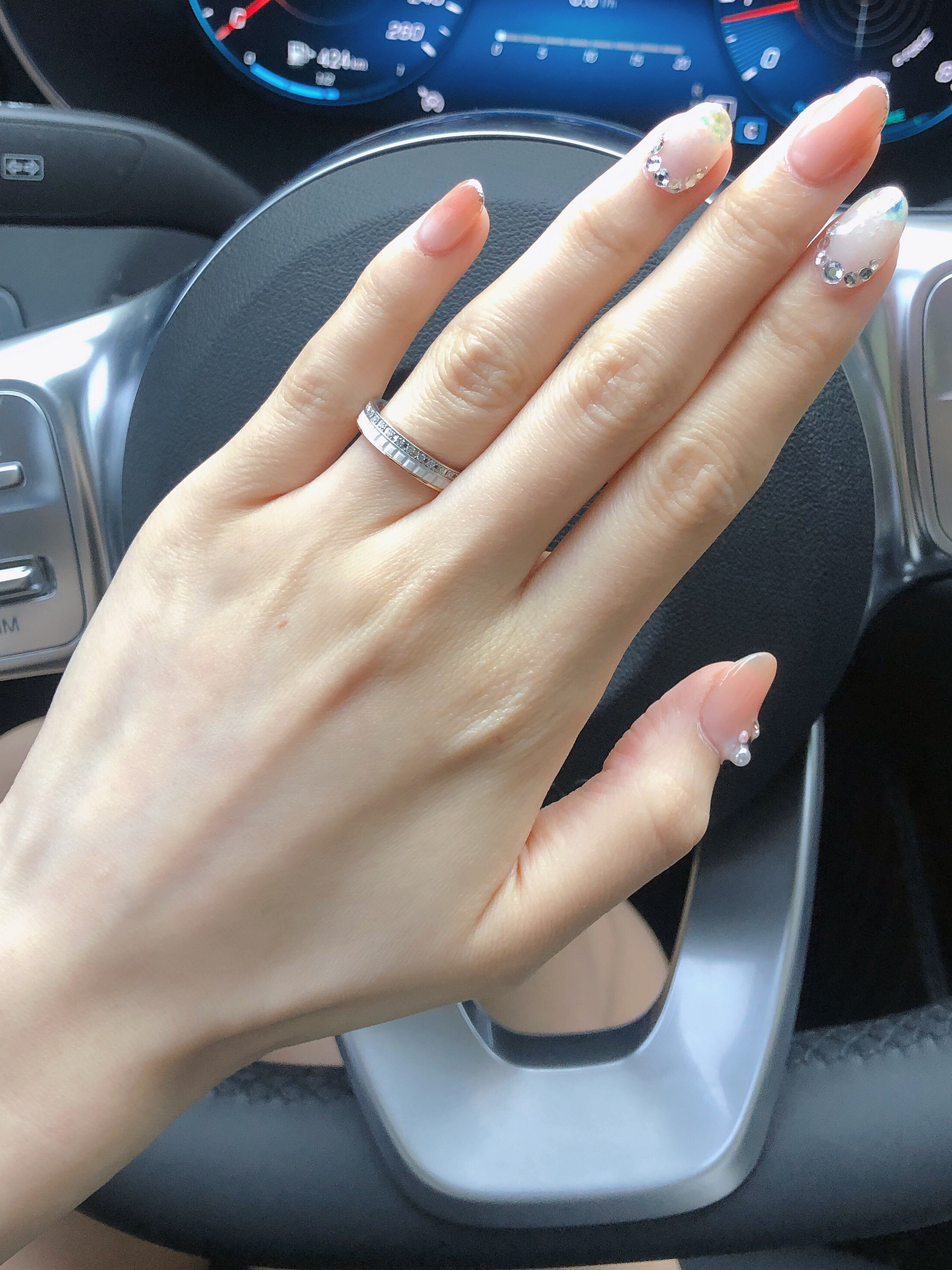 结婚礼服(婚纱，秀禾，敬酒服)买or租？