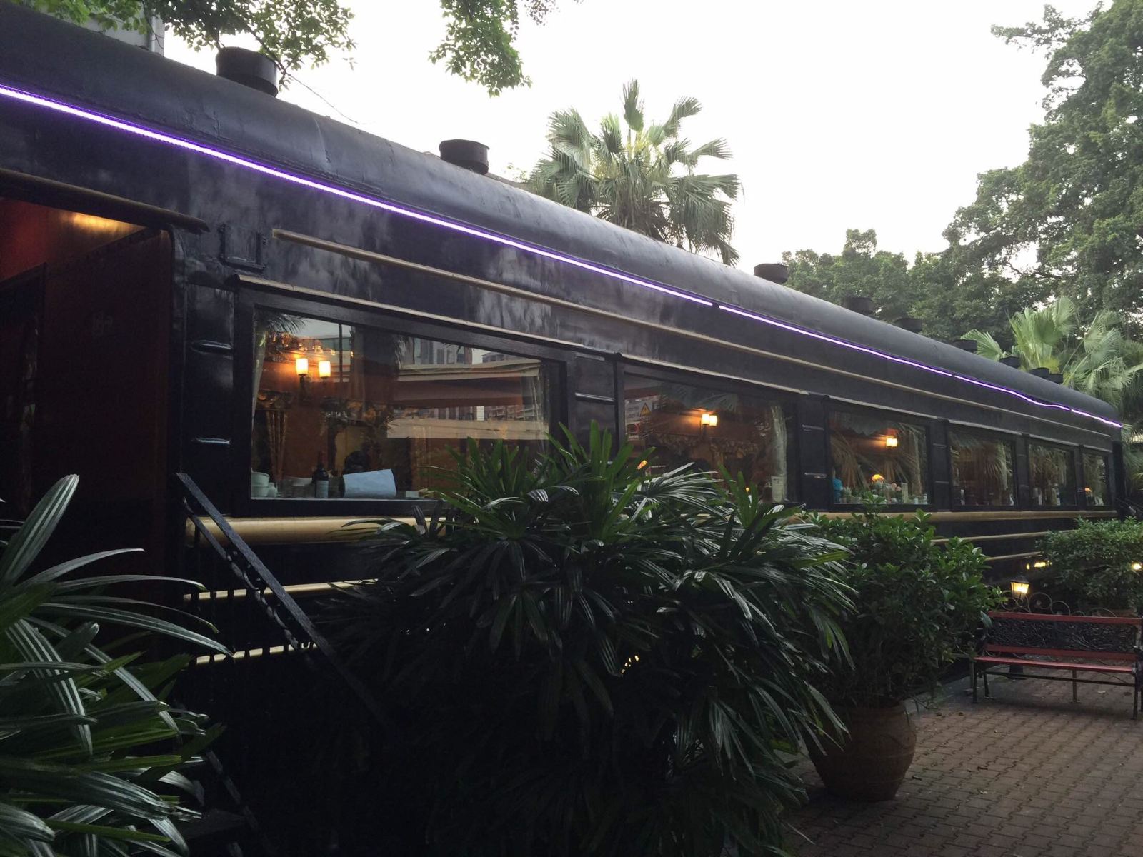 OrientExpress火车头法国西餐
