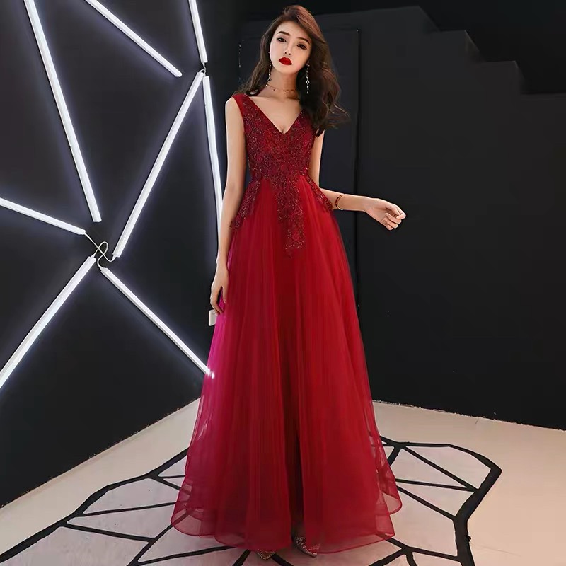 结婚礼服选择租好还是买呢？