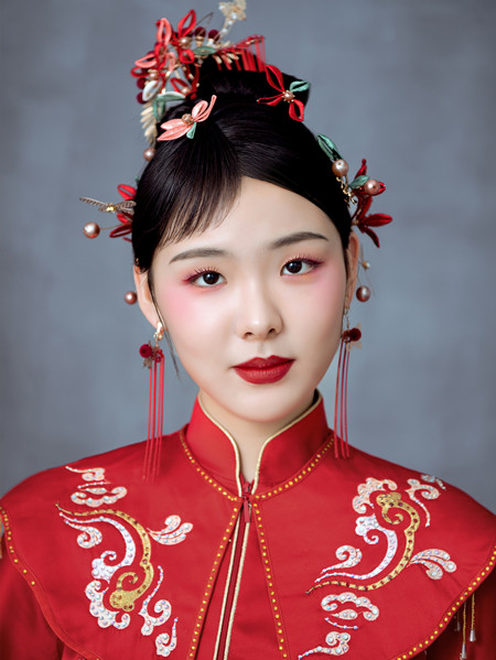 婚礼新娘出门早妆或迎宾妆 送伴娘妆