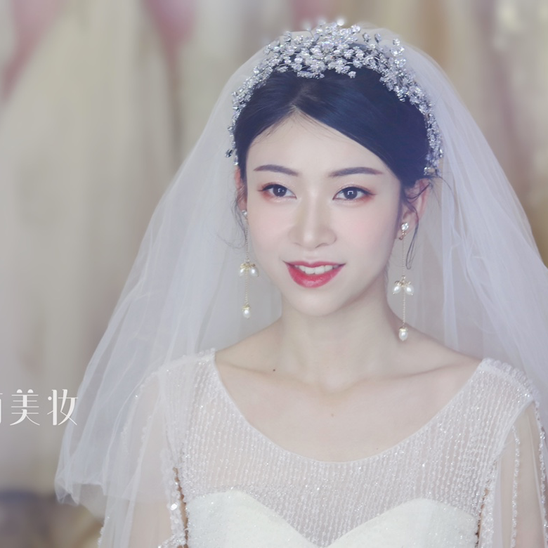 首席化妆师全程跟妆造型不限+亲友妆