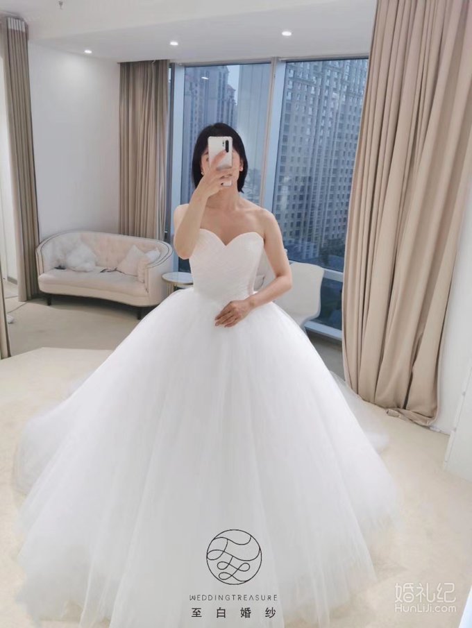 但是是买婚纱还是租，我算是都尝试了