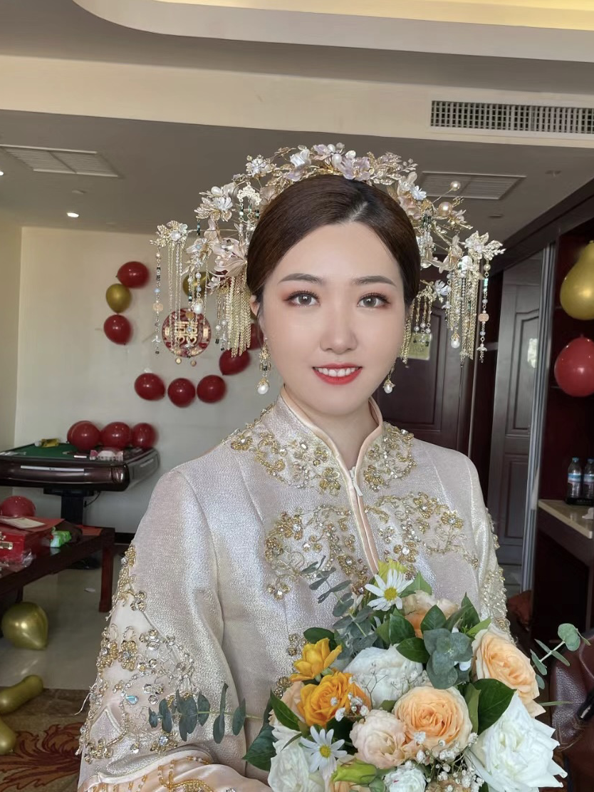 总监档新娘跟妆套餐（3妆3造）送妈妈妆