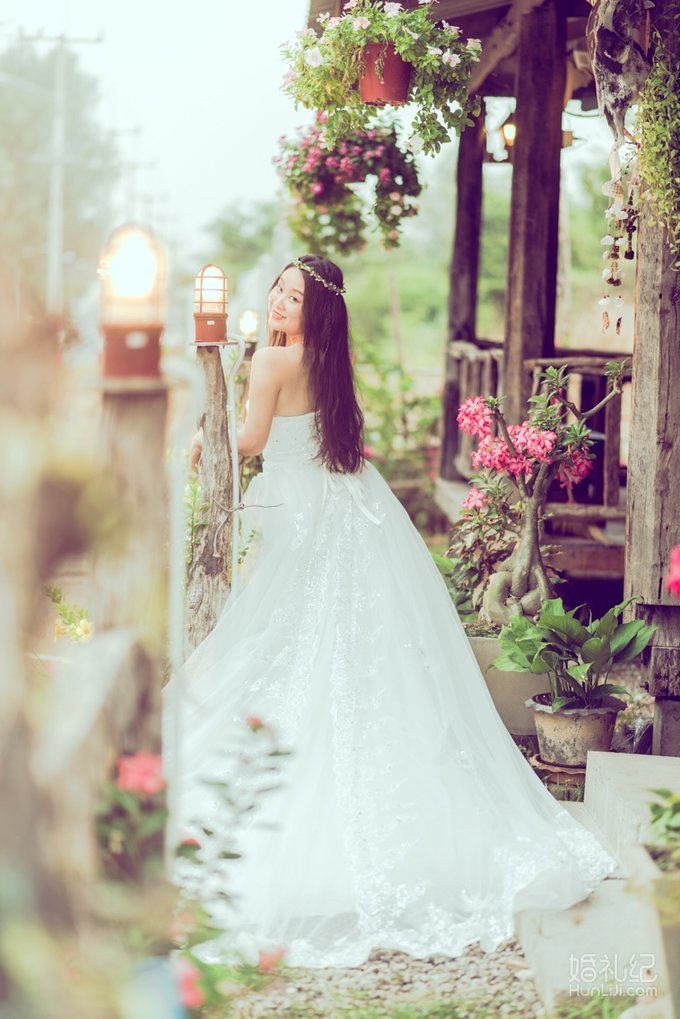 一米四的婚纱_婚纱图片唯美