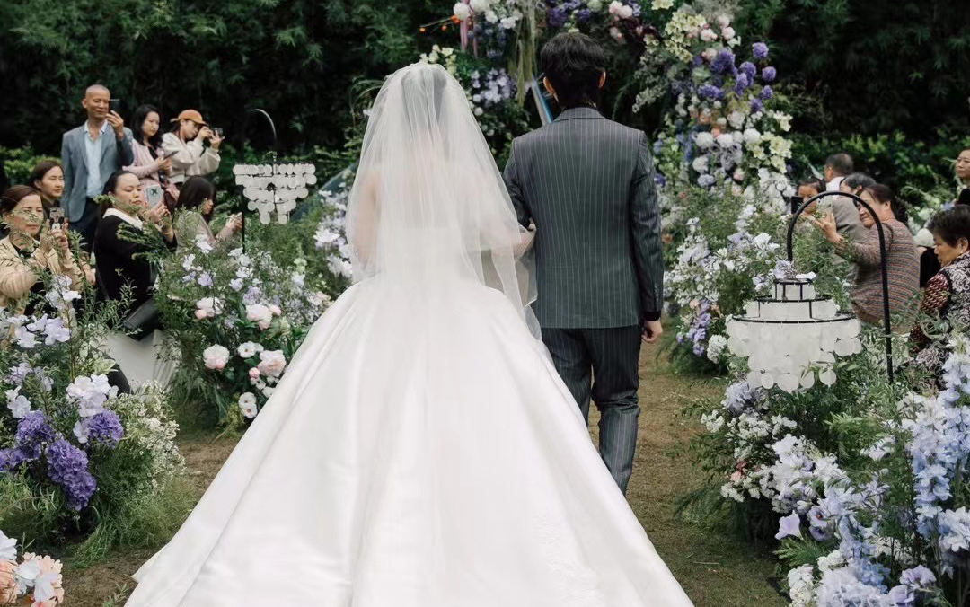 电影中浪漫婚礼的既视感