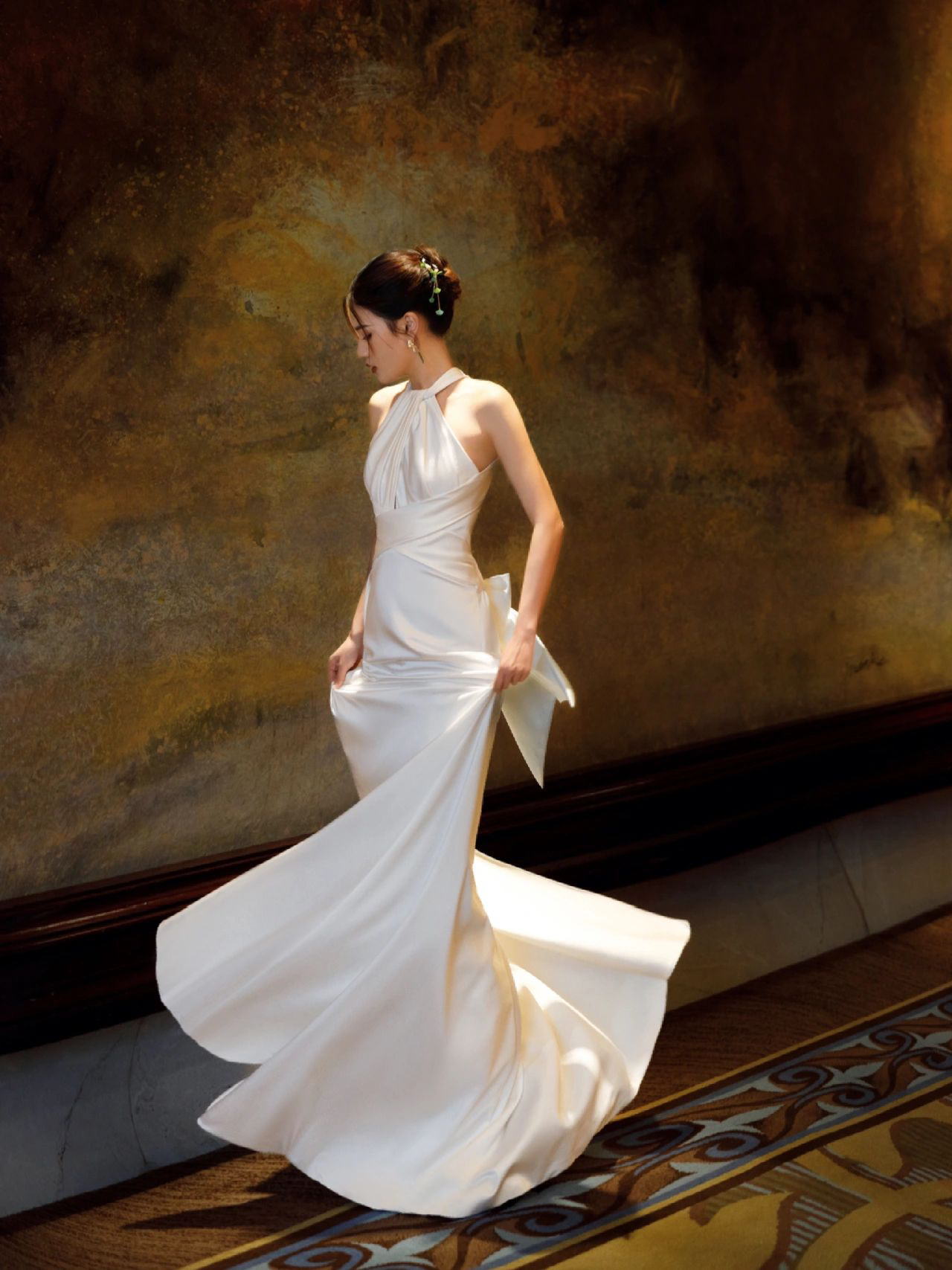 圣白｜法式挂脖小众高级感迎宾礼服