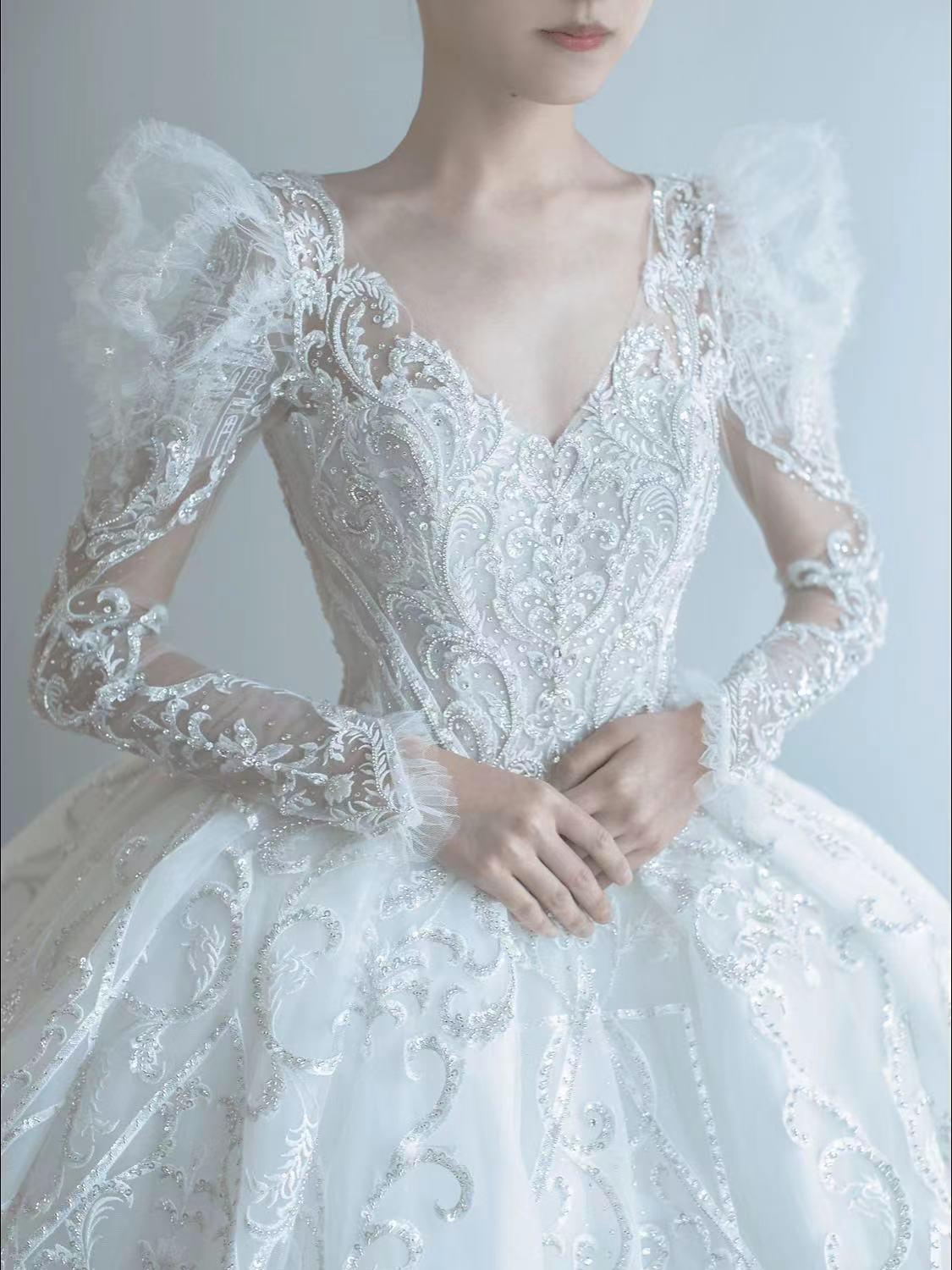 全场服装任选设计师定制款系列婚纱+资深化妆师