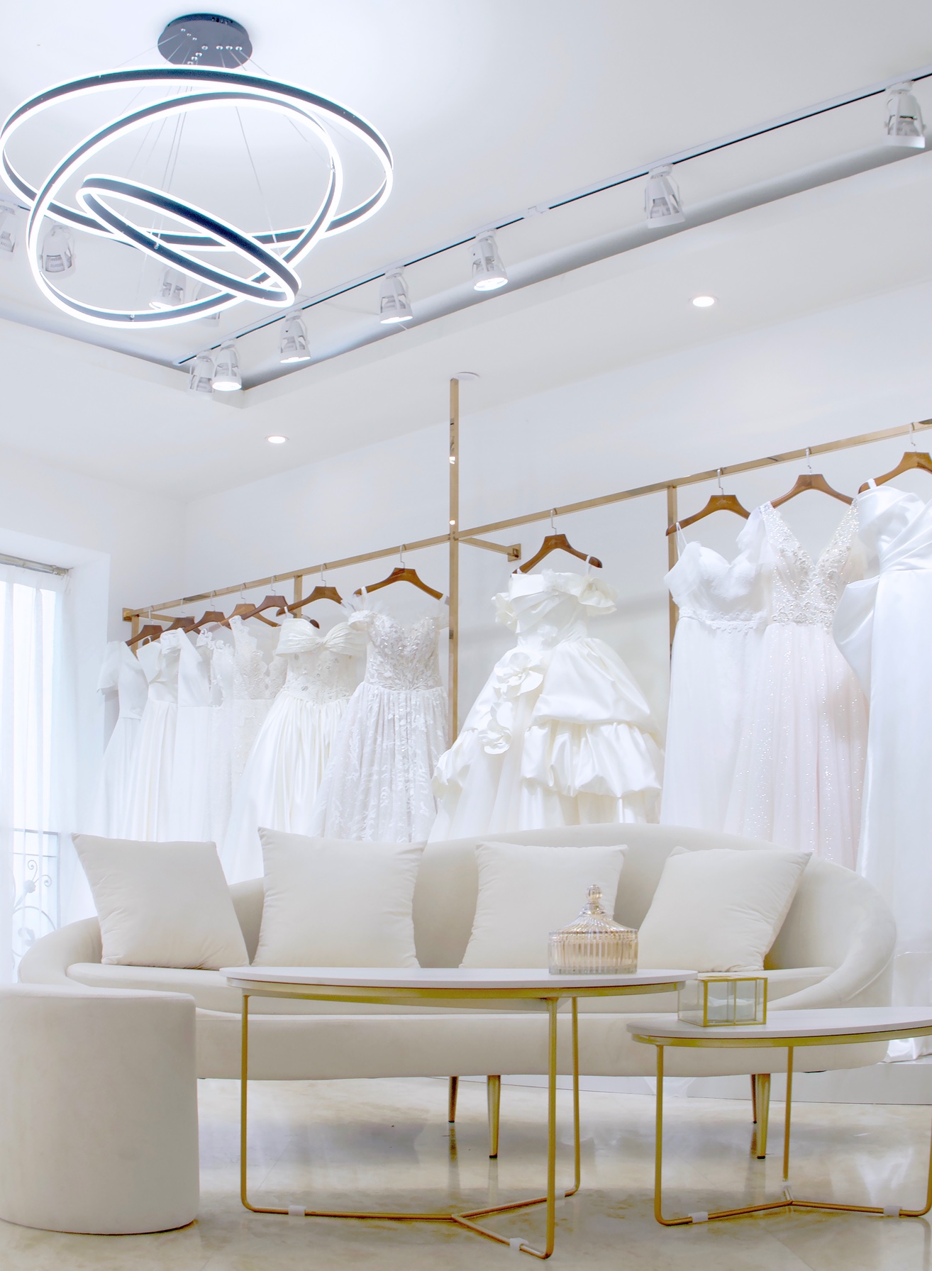 AK婚纱礼服买手店