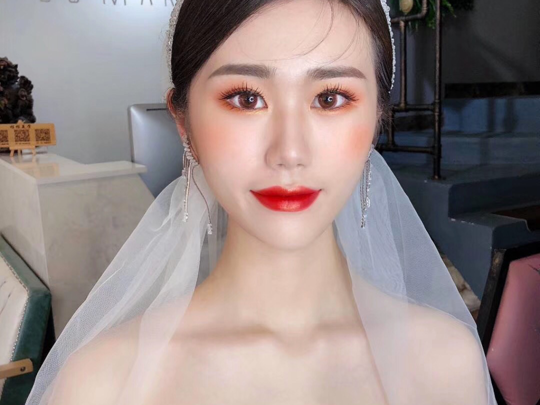 全程跟妆送妈妈妆伴娘妆头饰免费用