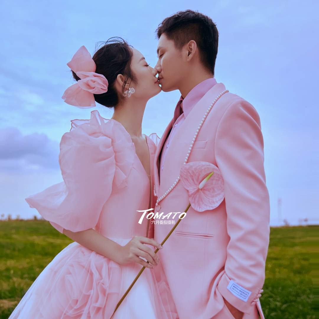#六月番茄客片上新草坪婚纱照